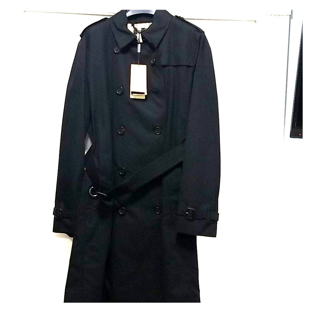 Burberry trenchcoat